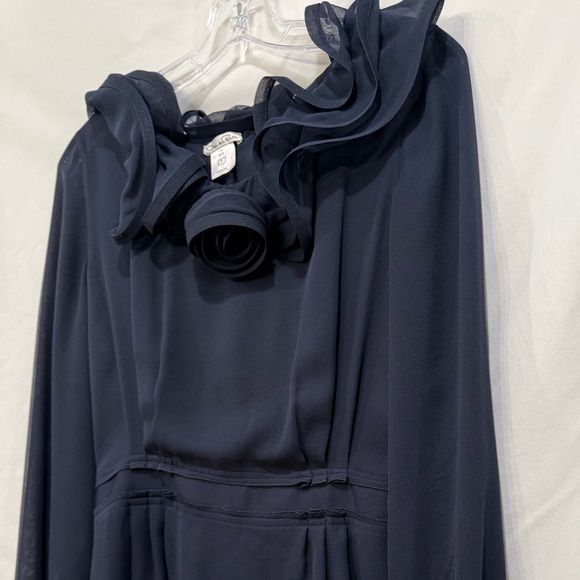 OSCAR DE LA RENTA - NAVY BLUE SILK CHIFFON RUFFLE ROSE BLOUSE - Size 6 - Picture 3 of 9